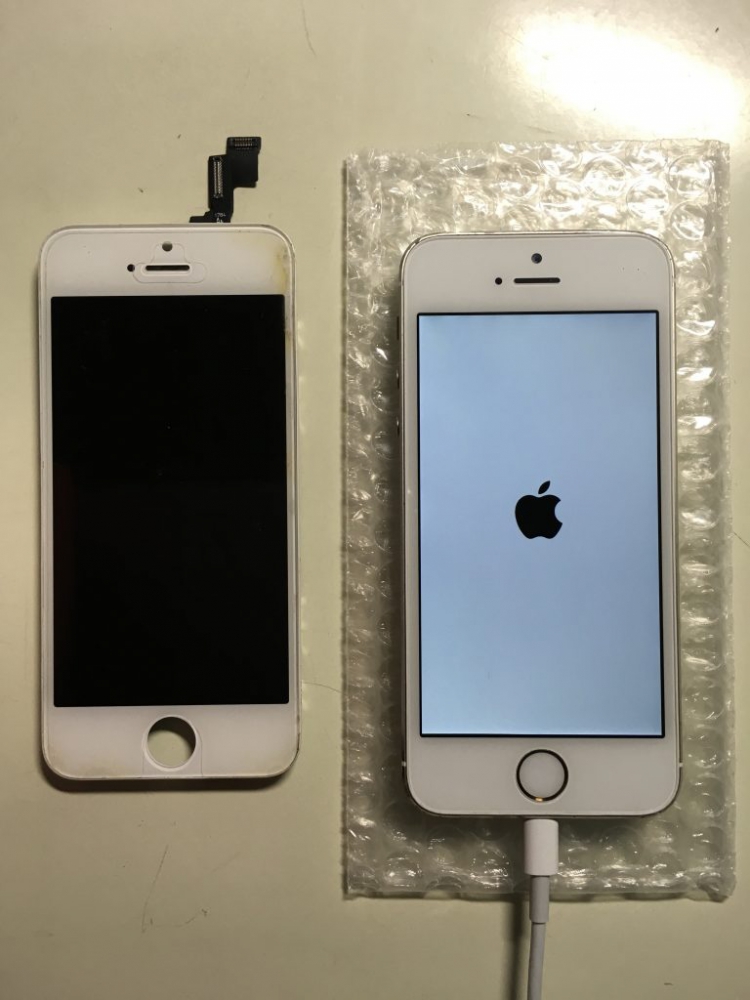 iPhone 5sの液晶パネル交換